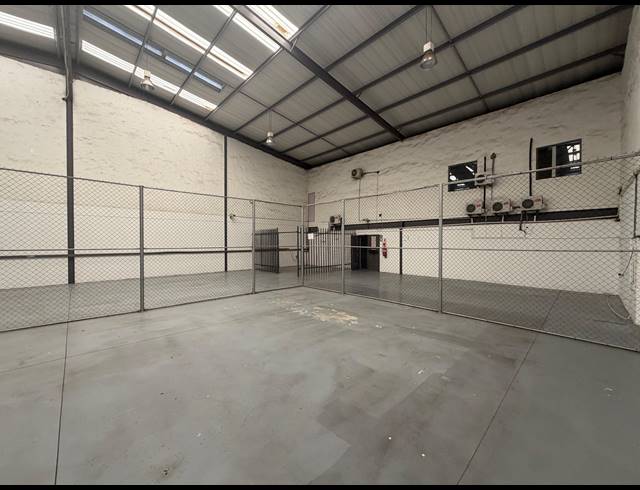 1,334M² WAREHOUSE TO LET IN HALFWAY HOUSE